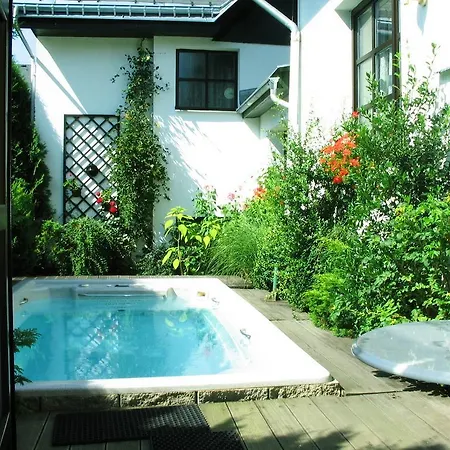 Konukevi Wellness Lazne Jablonec 3*